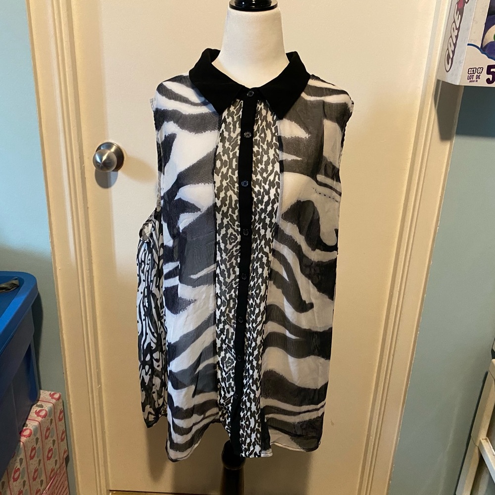 PENNINGTONS ZEBRA STYLE SLEEVELESS BLOUSE